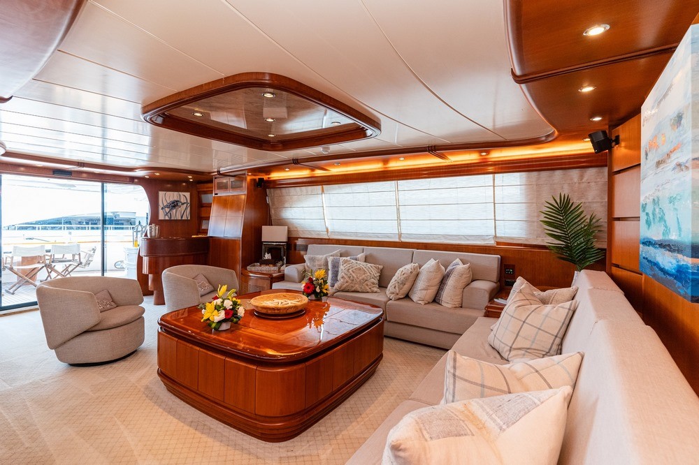 100-foot Maiora Luxury Yacht