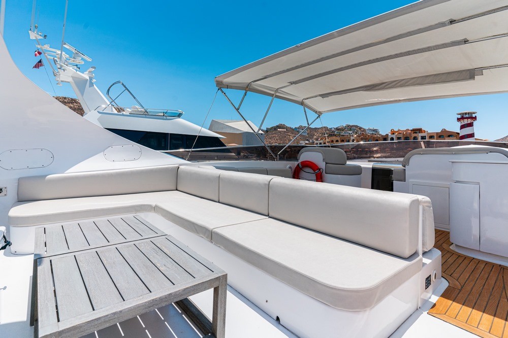 100-foot Maiora Luxury Yacht